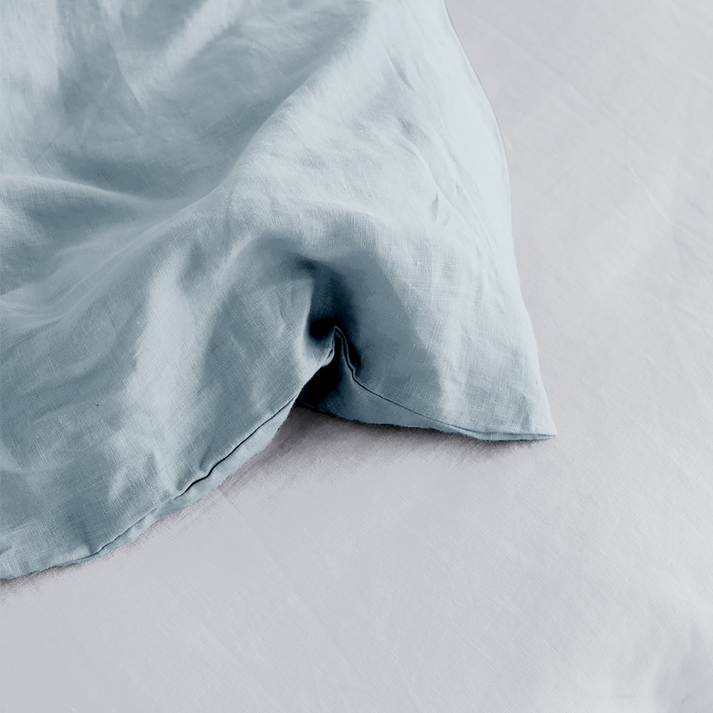 Linen Loft Sky Blue Bedding Set – Trendy, Comfy & Easy-Care Microfiber