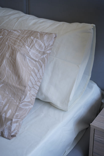 Plain Aura Flat Sheet Cream