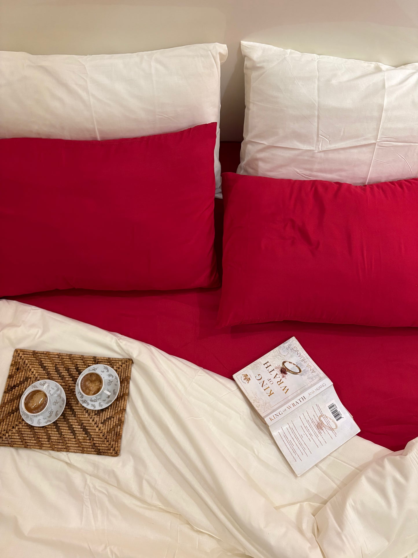 White Duvet Set With Red Fitted Sheet | King Size