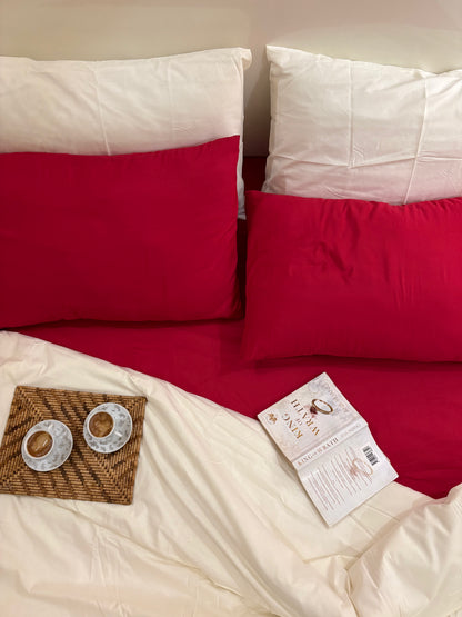 White Duvet Set With Red Fitted Sheet | King Size