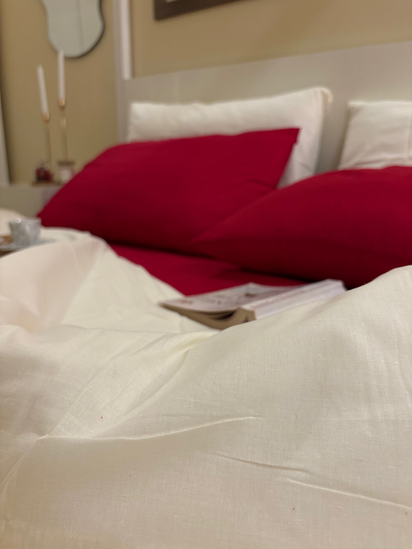 White Duvet Set With Red Fitted Sheet | King Size