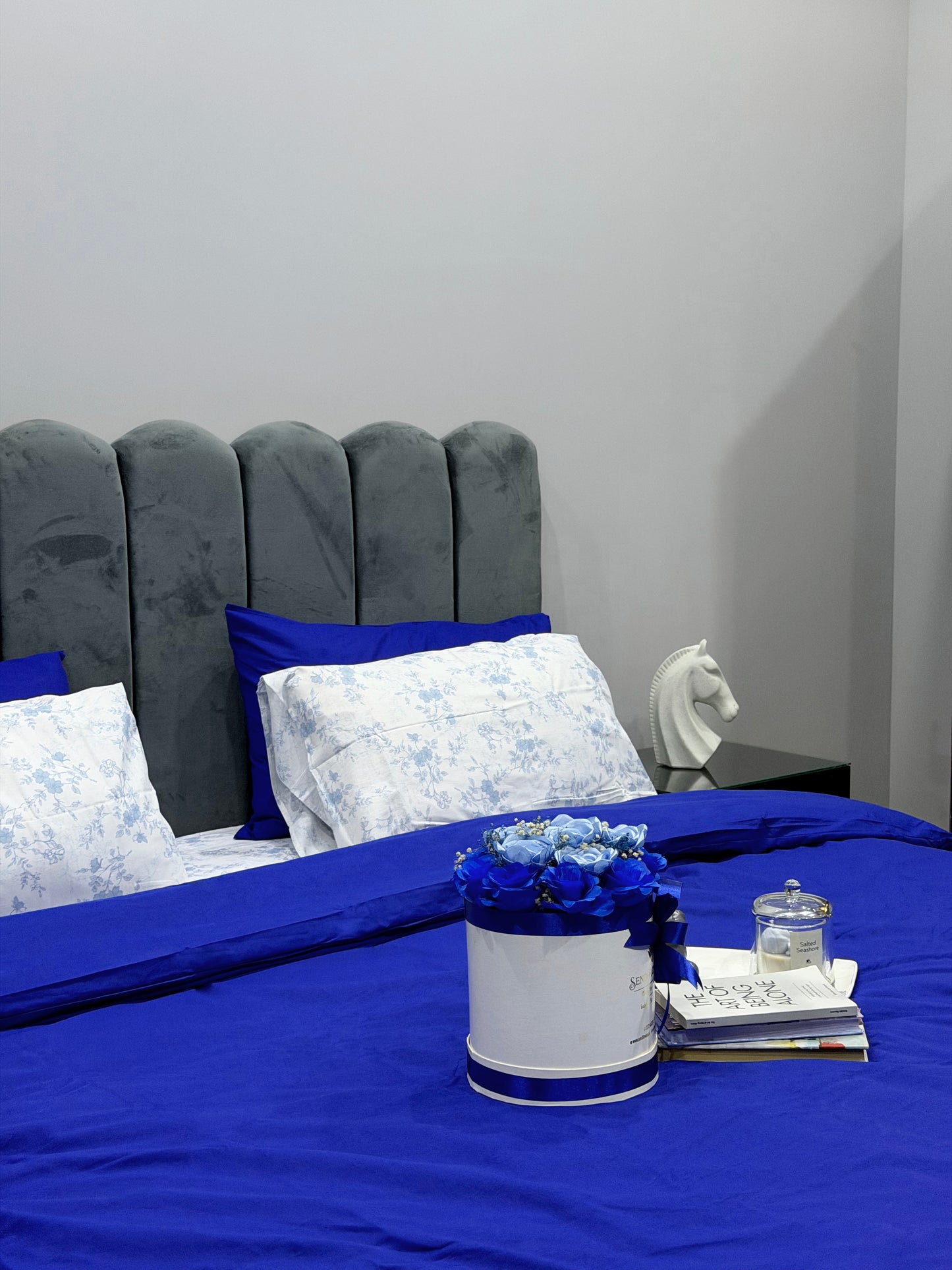 Linen Loft Blue Duvet Cover Set With Floral Bedsheet- King size