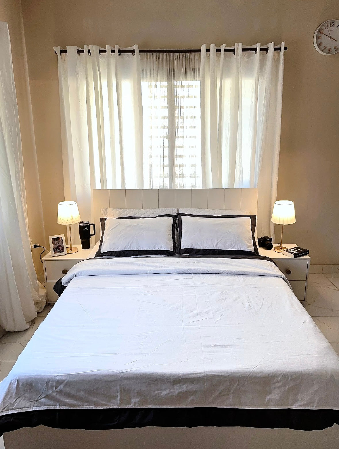 Linen Loft Monarch Hotel Collection| White & Black Contrast-Border Duvet Set