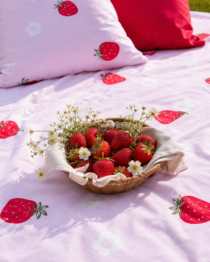 Linen Loft Strawbella Bedding Set - King Size