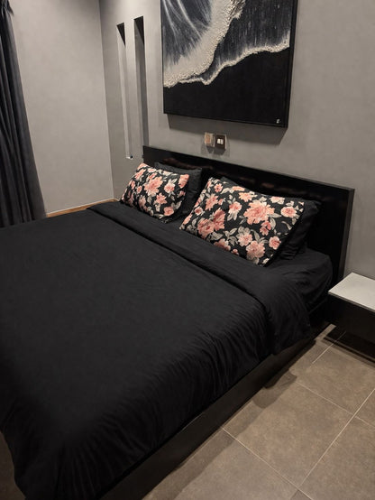 Linen Loft Midnight Bloom  Bedding Set – King Size
