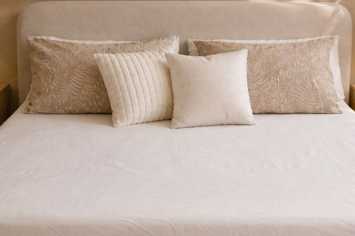 Linen Loft Ivory Bloom Bedding Set – King Size