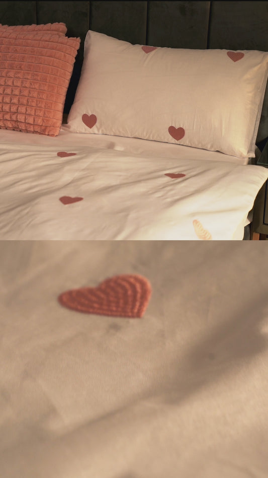Blush Pink Heart Bed Set with White Fitted Sheet – King Size