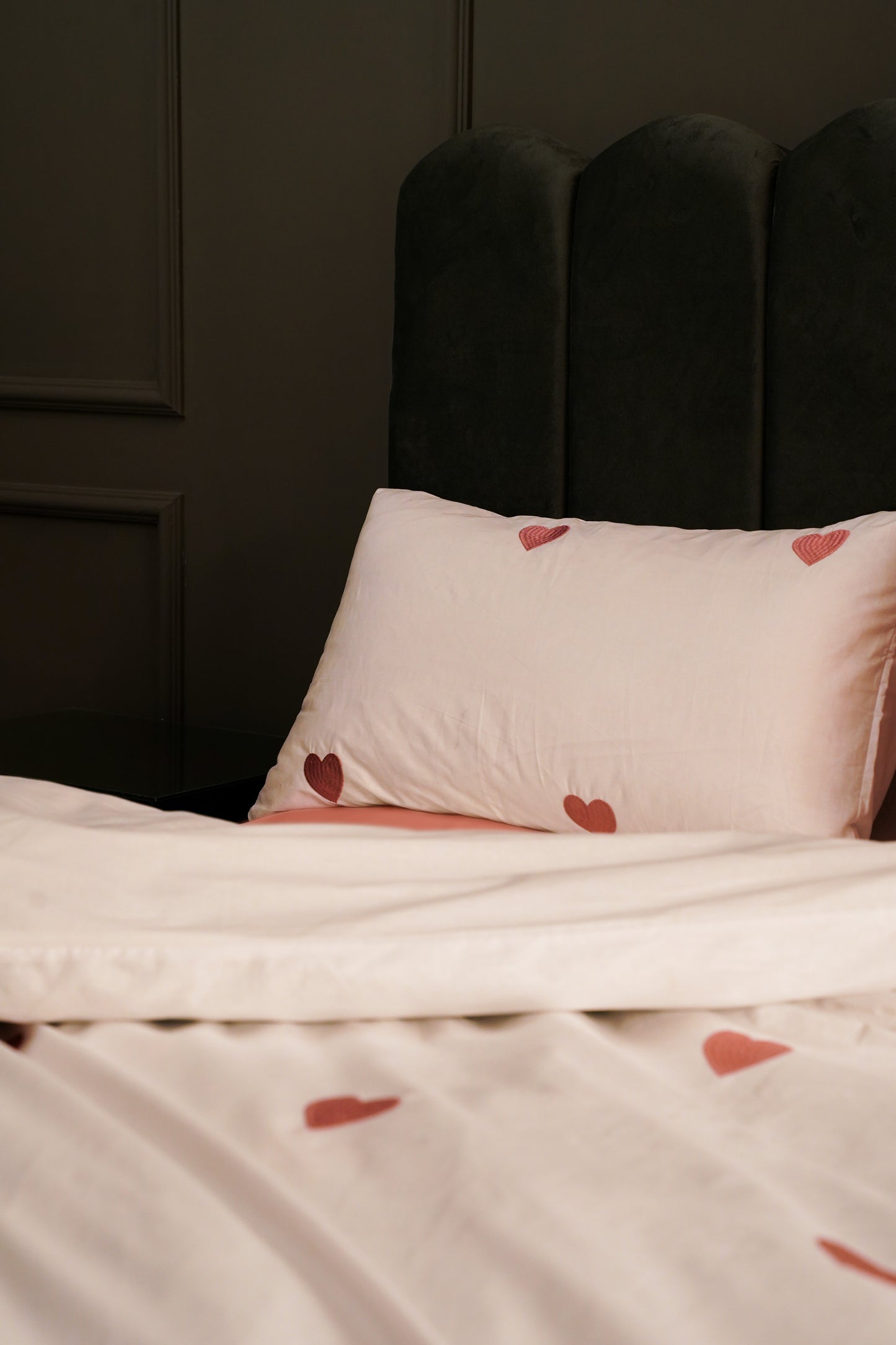 Blush Pink Heart Bed Set with Pink Fitted Sheet – King Size