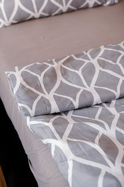 Linen Loft Elegant Grey Bedding Set with Modern Geometric Design | Soft, Comfortable, and Stylish