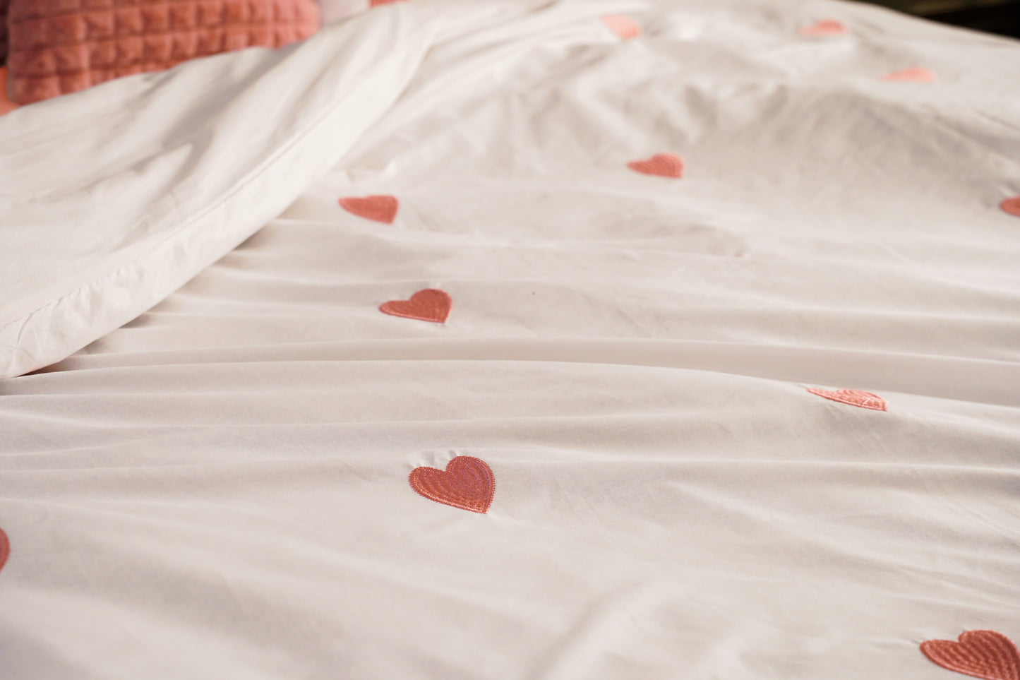 Blush Pink Heart Bed Set with Pink Fitted Sheet – King Size